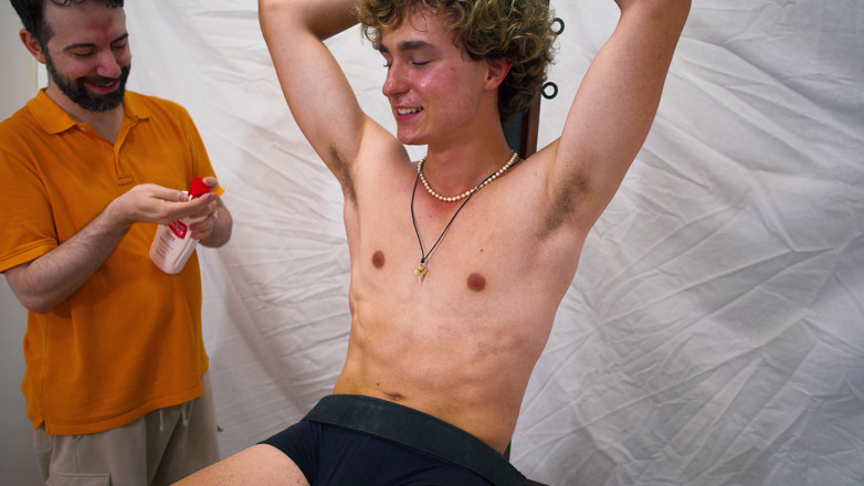PSM Tickling Network: Velmi lechtá hetero twink