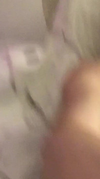 Potřebuji si s někým hrát