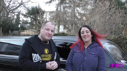 Hotties: Regina Paris este futută în mașină de un străin