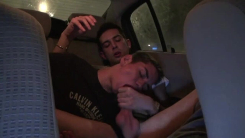 EXHIB BOYS: Incredibile mostra rischiosa con un twink in strada a Bordeaux