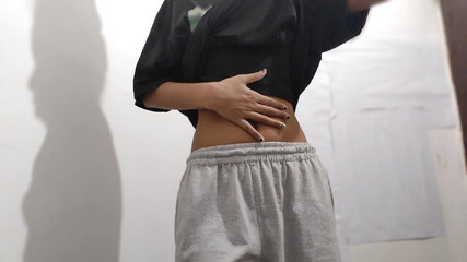 desigirl93: Chica linda caliente entrecerra los dedos y jugando con su...