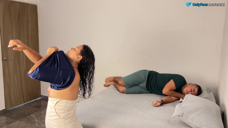 MaRaSexx: Я ламаю дупу мачухи в готельному номері