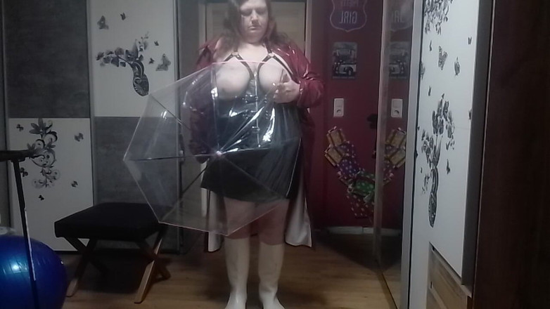 tammara big: 今天就用我的伞喷喷我吧