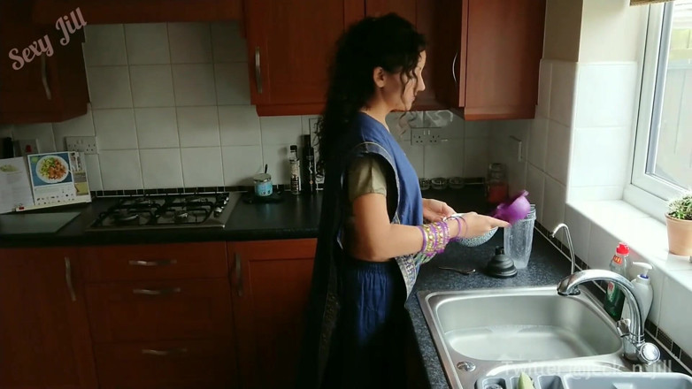 POV_Indian: Hintli dede üvey torununun sıkı bakire amını sikiyor - Hintçe seks hikayesi...