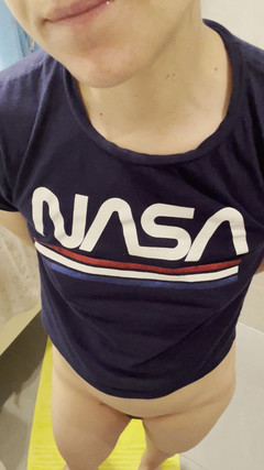 Dazzlingfacegirl: Sloužím mu jako prázdná koule