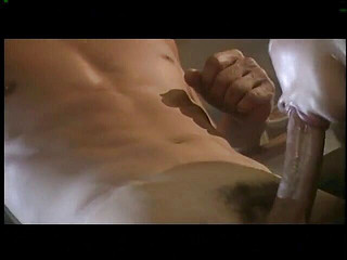 Sex Karma: Nadržený hřebec dostane nedbalý bj a pak šuká kočičku na kuchyňské...