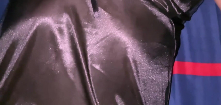 Hashini Hirunika: Dotkněte se velkého prsa a ukaž kundičku