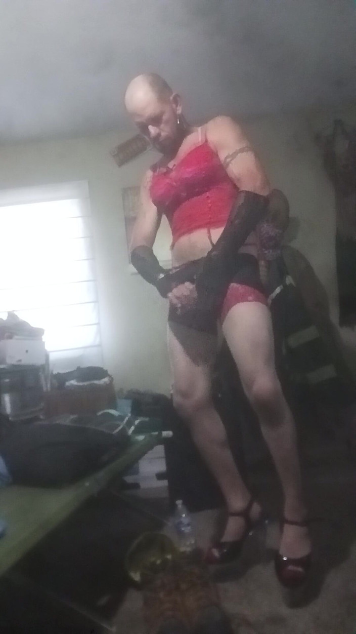 SpeedTecz: 섹시한 빨간 란제리를 자위해