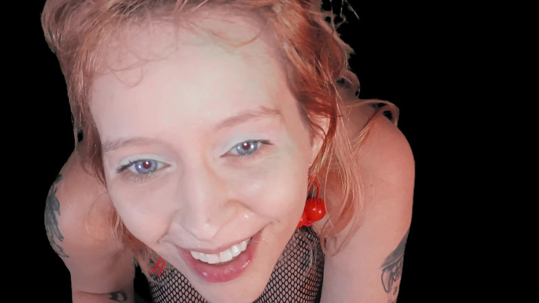 Haven Moss: Ganska liten MILF Få en mega ansiktsbehandling