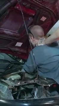 Seksowna mechanik Vilu Vidish zostaje wbita Toyota Ae101