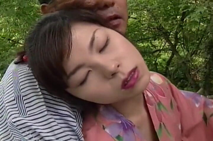 Asian Mature Climax: สาวหีเสียวจากเอเชียโดนเย็ดแรงๆ ในหมู่บ้านชนเผ่า