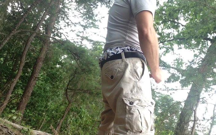TJenner: Su kenarında mastürbasyon, halka açık parkta, sarkma, American Eagle Boxers....
