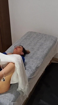 Một bệnh nhân đến gặp bác sĩ phụ khoa và kết thúc bằng một lần bắn tinh trong âm hộ của cô ấy