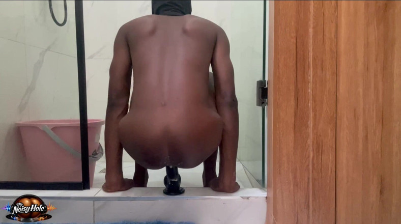 Mr Noisy Hole: Sertai saya dan kongkekkan saya di bilik mandi dengan dildo...