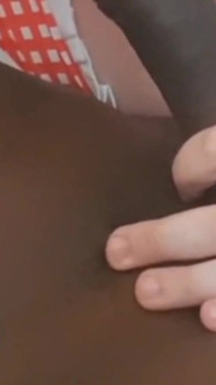 큰 흑인 자지를 빨아 신음하고 신음하는 쓰다듬기