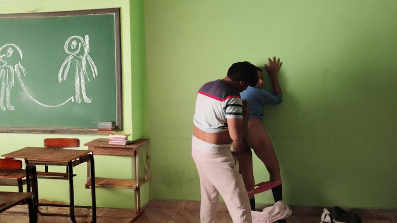 Bobbypranav: Estudantes indianos fodendo em sala de aula