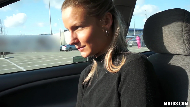 Public Pickups: Public Pickups - Dando a Holly uma carona para pagar por...