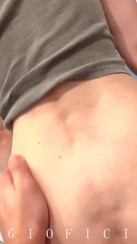 Se rimango casta non significa che mi filmi nudo e chiedi di fare pompini