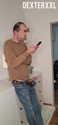 Tip sexy cu pulă mare și slabă. Sedusă de tatăl vitreg curul dolofan