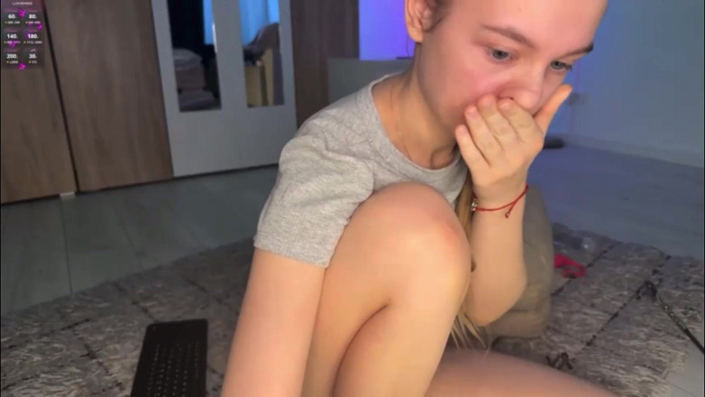 JuiceLussie: Lovense anal titreşiyor