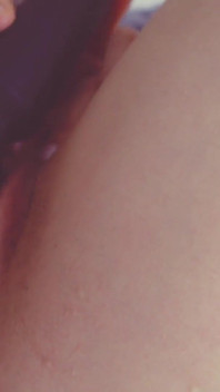 La ragazza sexy non riesce a smettere di squirtare!