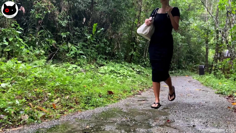 LonelyMeow: Raining Squirt