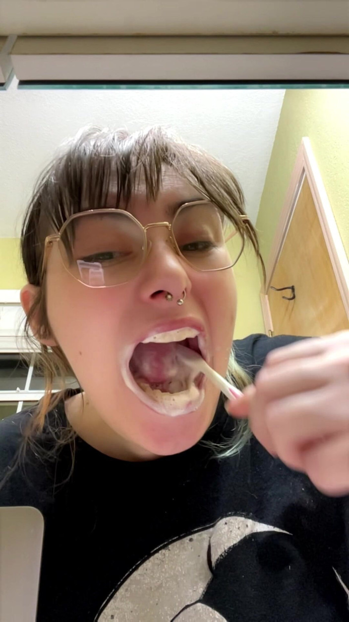 Mushroombitchx: Чищення зубів