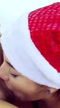 Anal navideño con una sexy Santa