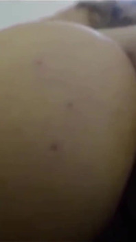 Mein Yogalehrer fickte meinen arsch und brachte mich zum squirten.