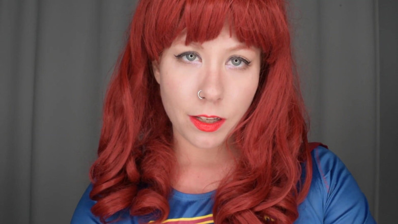 Deanna deadly: Evil supergirl necesita tu provocación de lápiz labial rojo y...