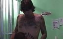 SEXUAL SIN GAY: Scène d’hommes tatoués 4_face à face en prison entre le gardien et...