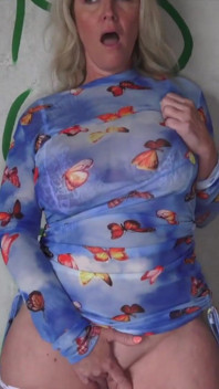 PAWG feeling frisky