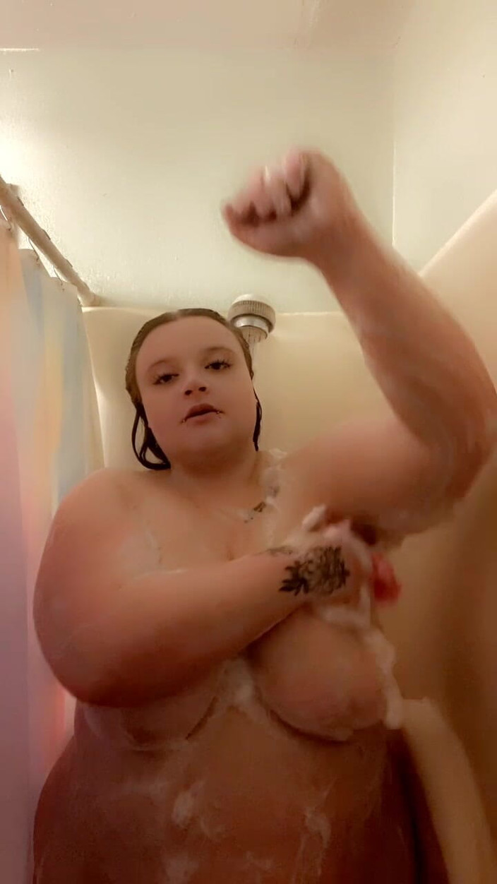 Ginger BBW lala: Duschspaß