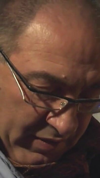 Sąsiad uwielbia wielkiego kutasa, a kiedy jest sama, bierze to