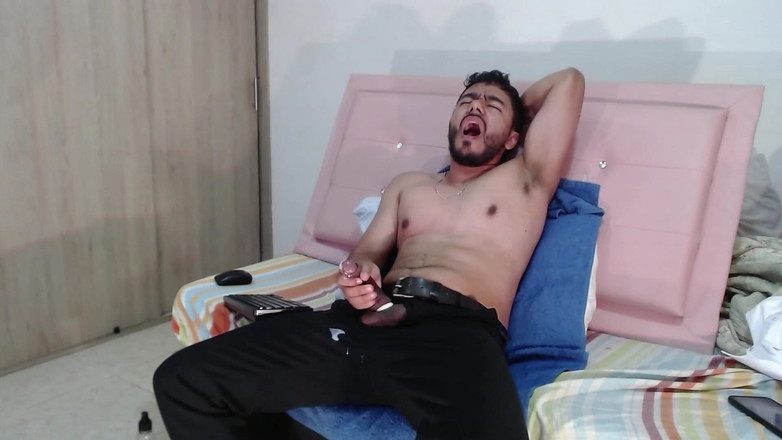 Tommhot: Ayah melancap dan memancut mani selepas pulang ke rumah dari...