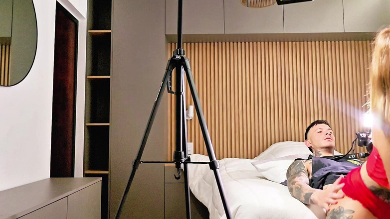 Young big apple: Ik trek sexy lingerie aan en heb seks met mijn...