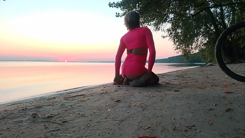 MilaFemboyUA: Penetrazione all'alba