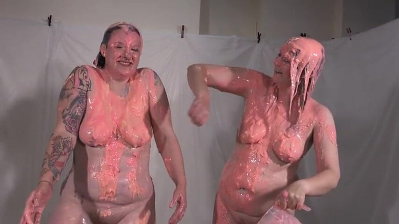 Gunked up girls: Lola and Jodie - Star Trek vs Star Wars