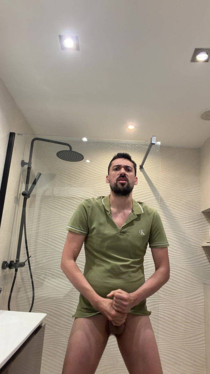Liam Harding: Papa Se Branle Dans Des Toilettes Publiques