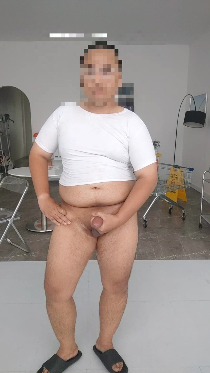 Rodeox: Sutien în studioul foto