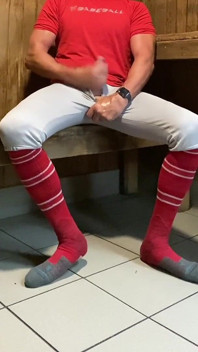 Buff Dilfjockdad87 Almost Gets Caught Jerking in the Sauna
