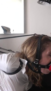 Alba sekreterde zor bir çıkmazda, muhasebe hatası yaptıktan sonra hogtied ve sikiliyor!