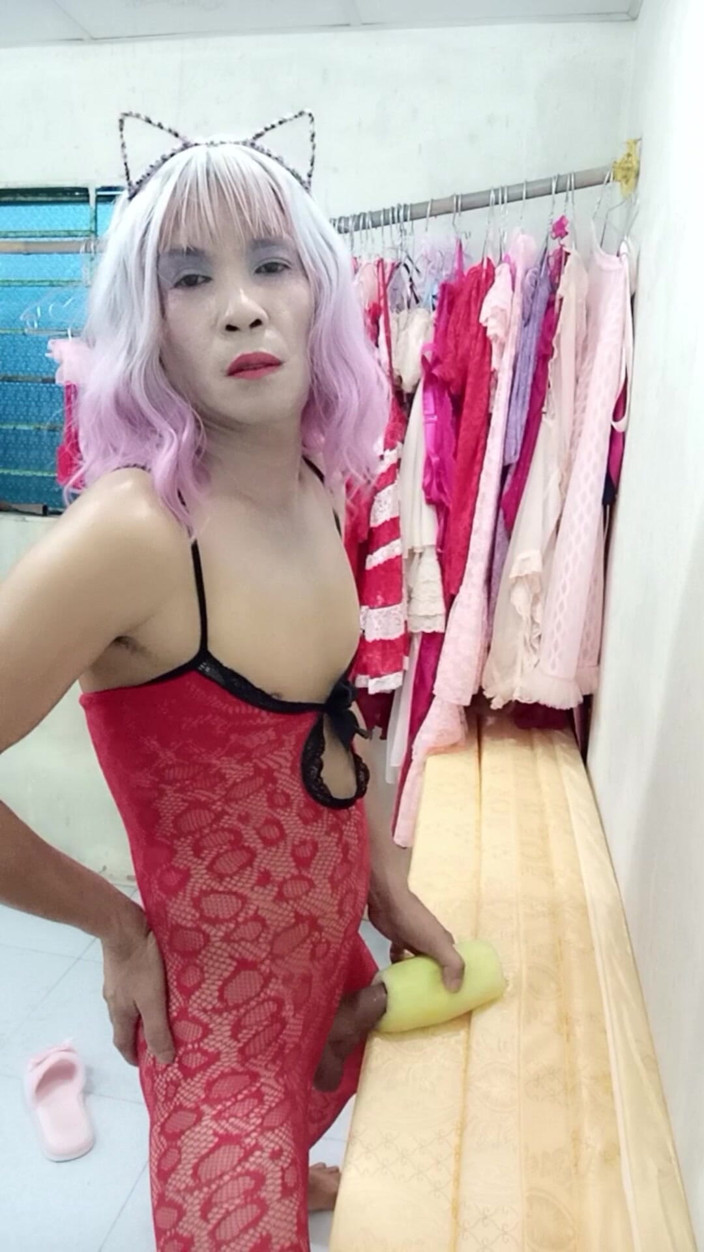 nguyen dang thien tri: Oanh Le transgender som bär pornografiska strumpbyxor som leker med...