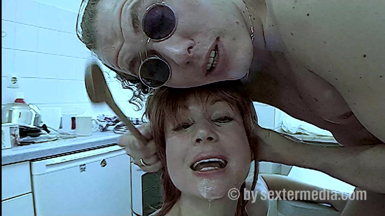 Sextermedia by Pete: Pelirroja obsesionada con el sexo, milf en acción