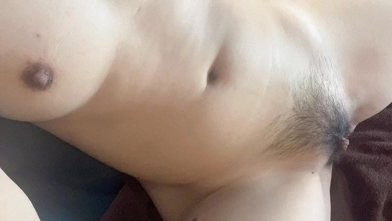 sweethanajapanese: Si lecca il piccolo buco del culo e la figa...