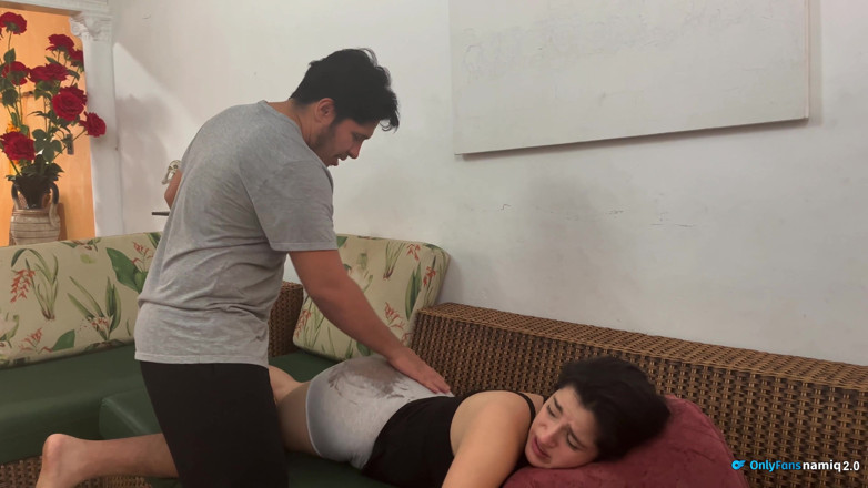 Dakotasex: 隣人に事故をつけて、セックスの後に応急処置を手伝った!