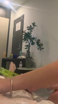 剃毛泡沫鸡巴折磨和否认