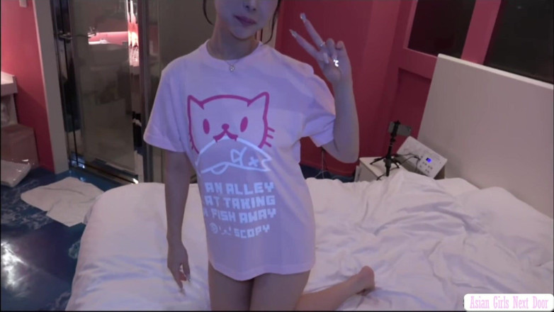 Heat STORAGE: Influencer Overload Night. Un armăsar musculos o împinge spre un orgasm...