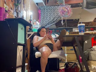 Watching Porn Trying to Hurry and Cum Before My Husband Gets Outta the Shower