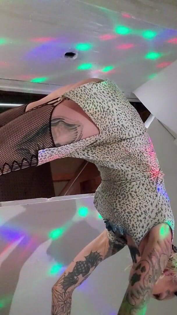 JennieLynn: Glory hole play time